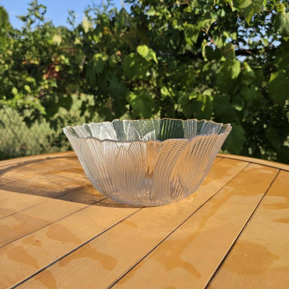 Vintage Arcoroc France Canterbury Crocus 9" Round Serving Bowl